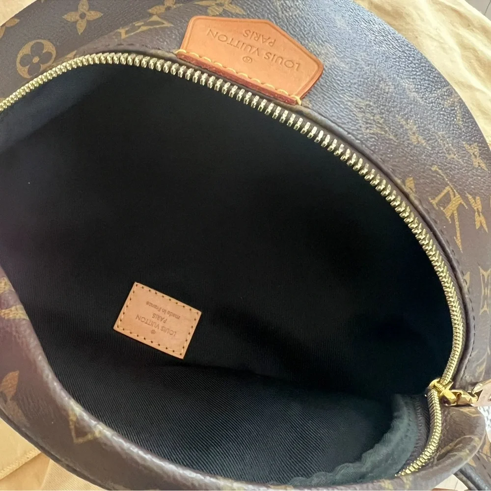 Louis Vuitton LV Monogram Discontinued Original Canvas Bum Bag in Brown
